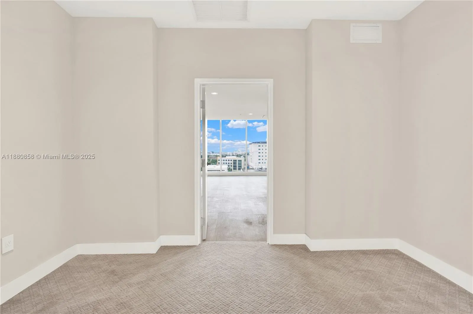 2820 NE 214th St, #1005