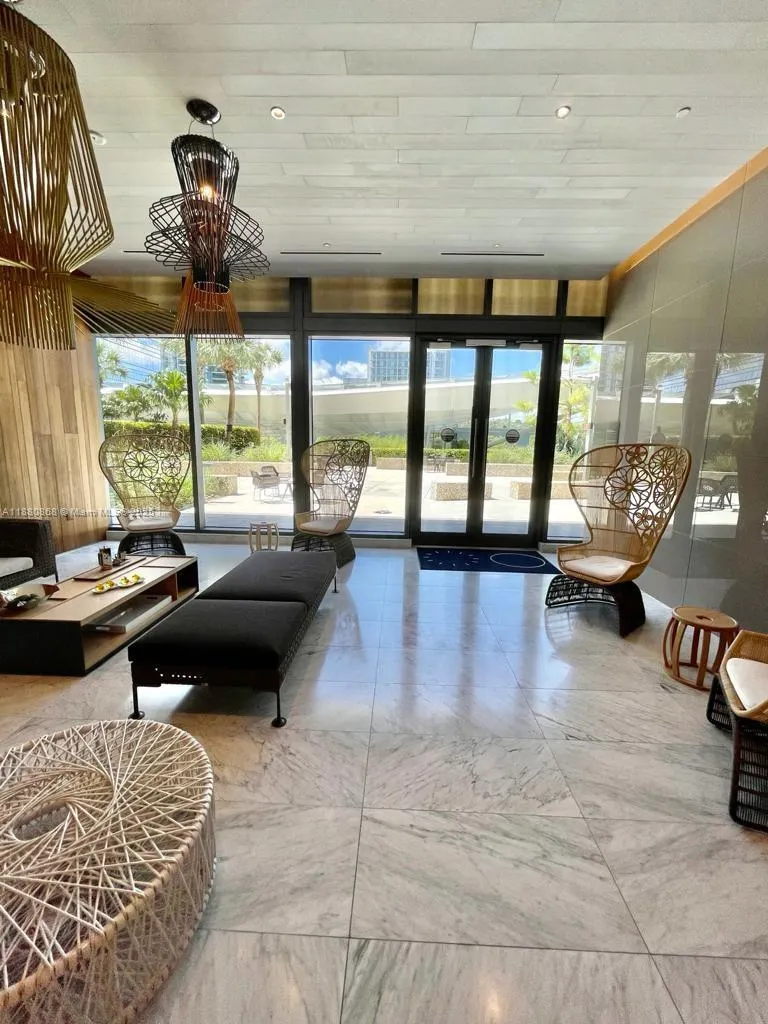 68 SE 6th St, #2303
