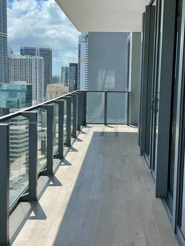 68 SE 6th St, #2303