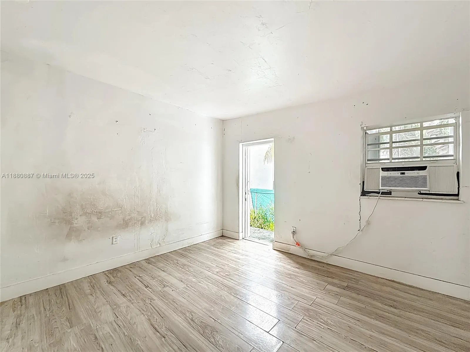 47 NW 49th St