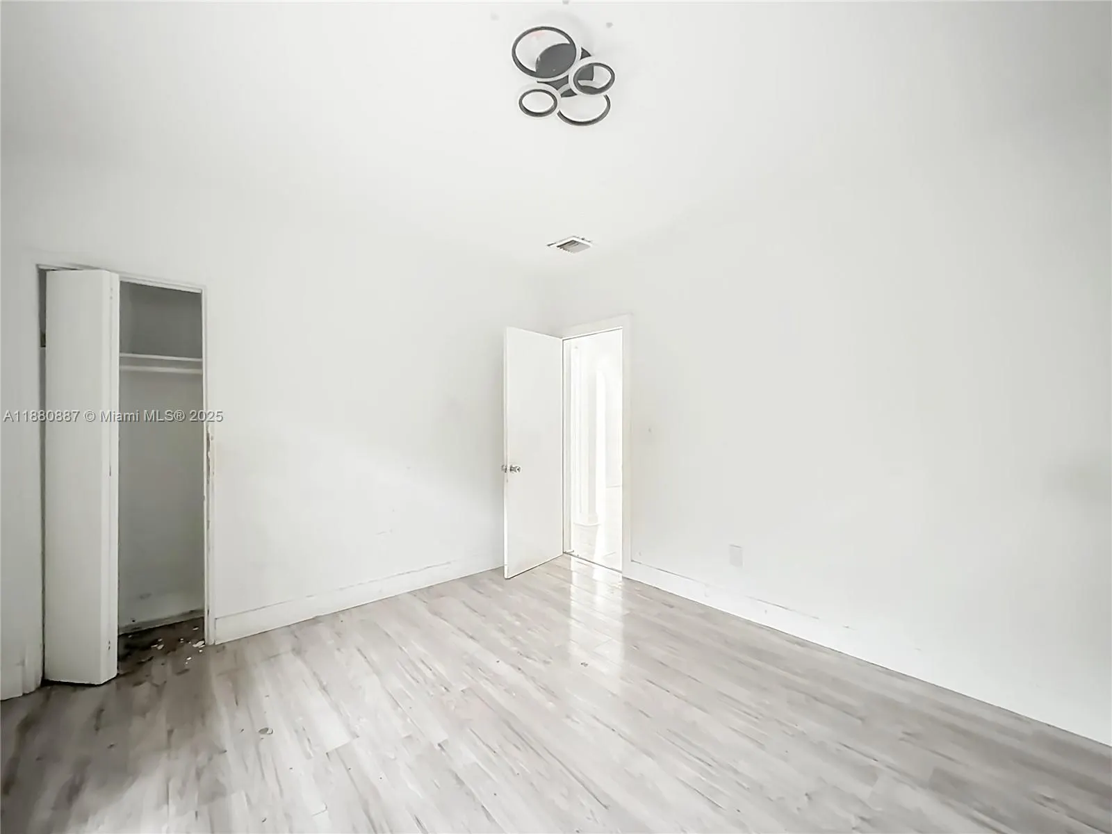 47 NW 49th St