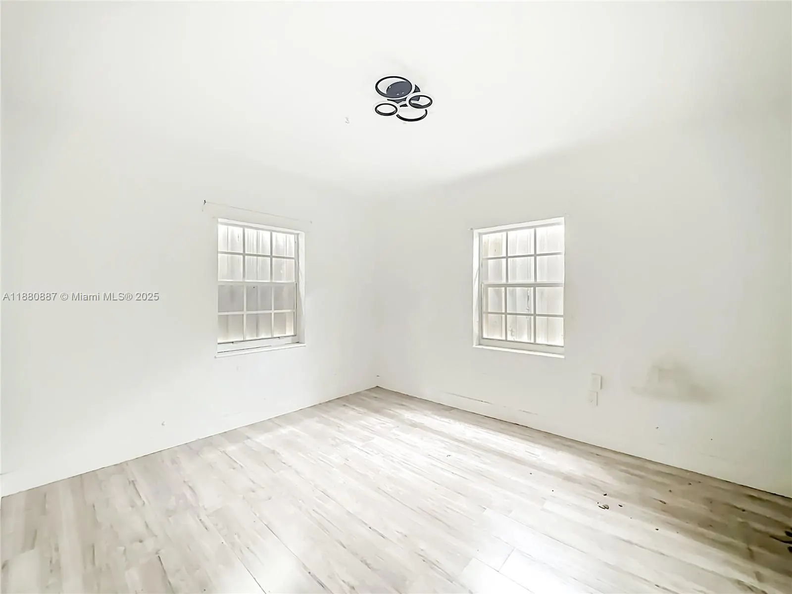 47 NW 49th St
