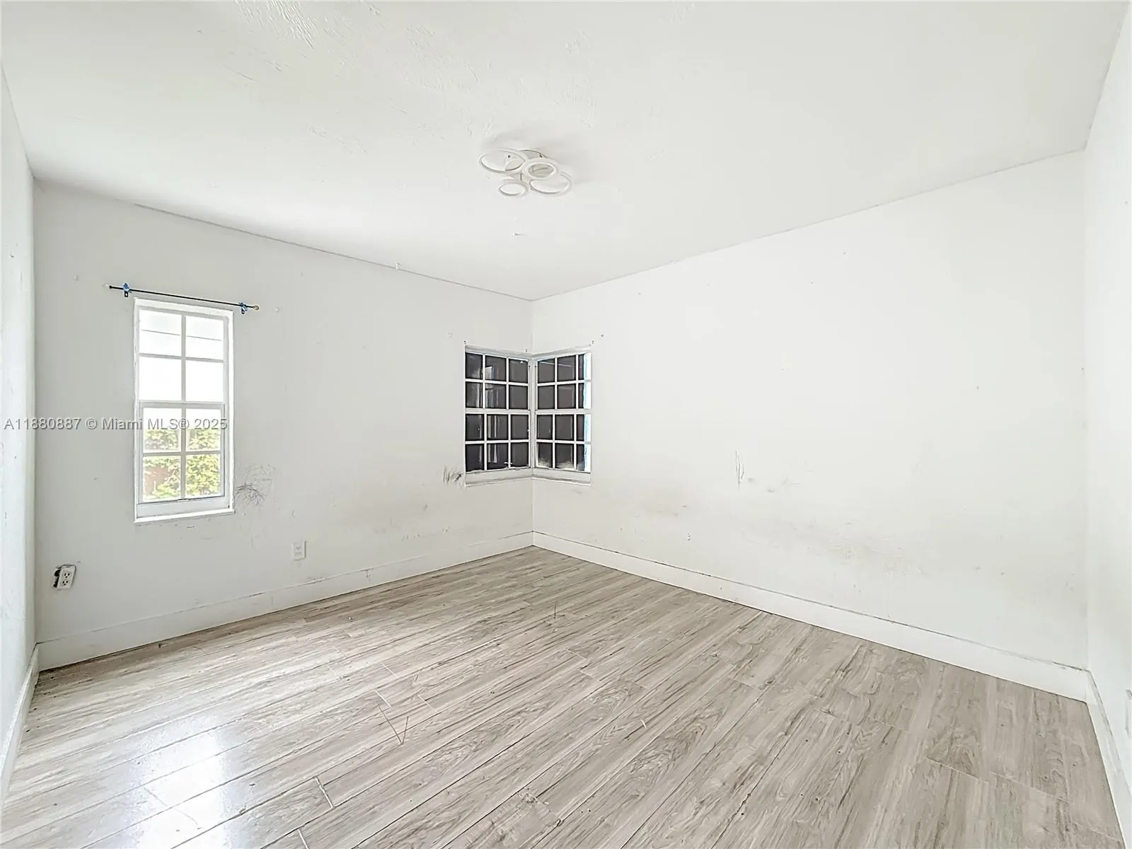 47 NW 49th St