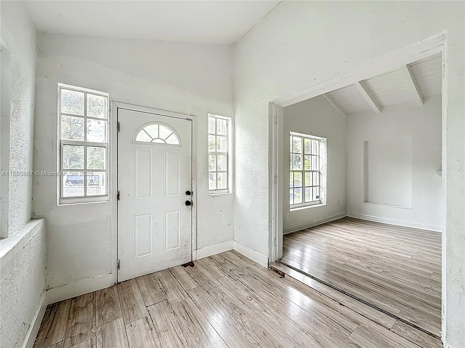 47 NW 49th St