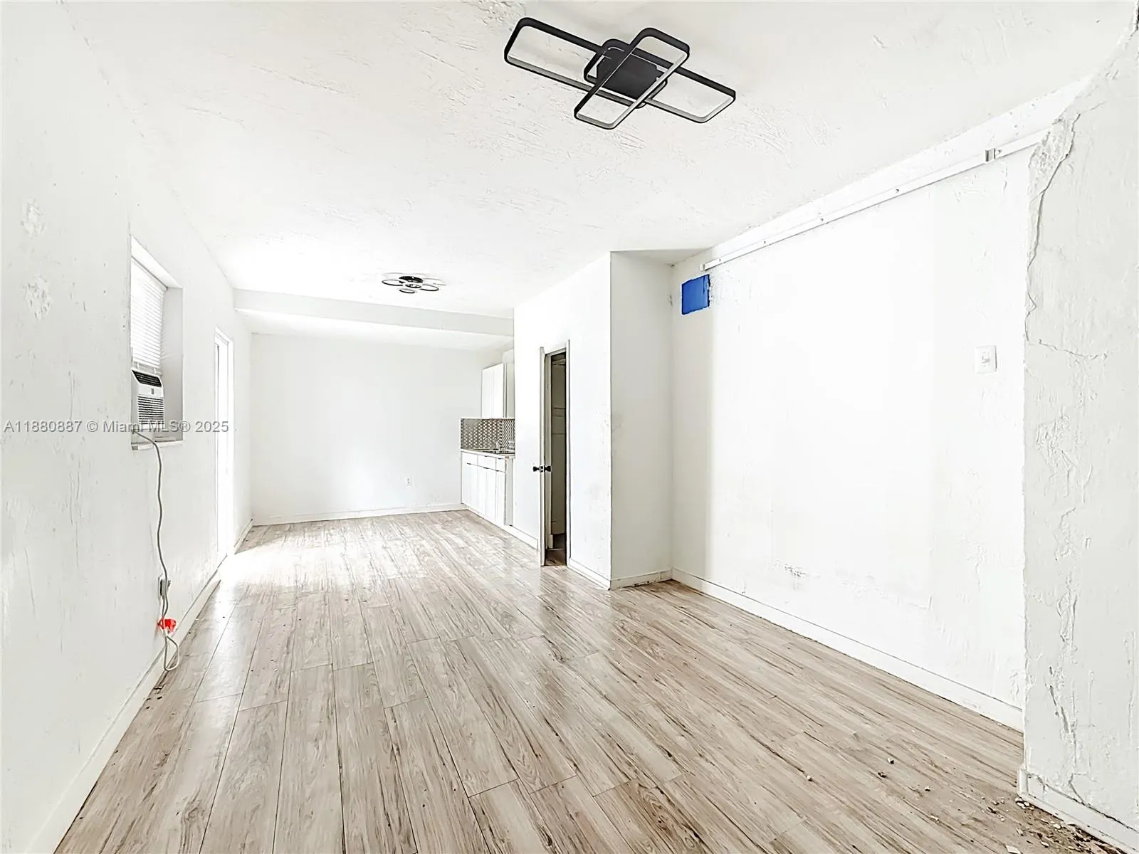 47 NW 49th St