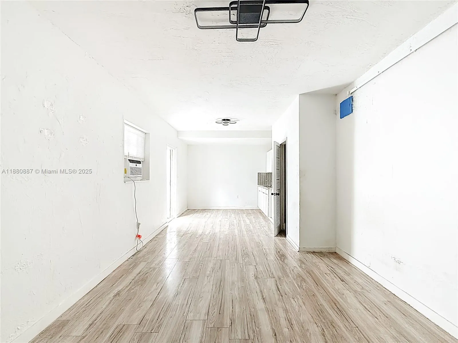 47 NW 49th St