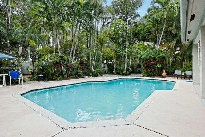 13704 S Garden Cove Cir