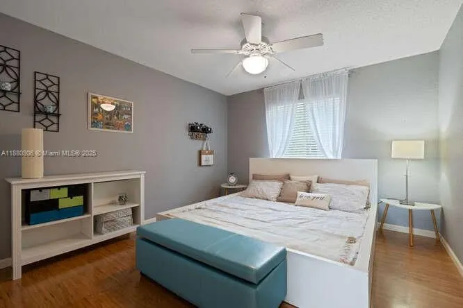 13704 S Garden Cove Cir