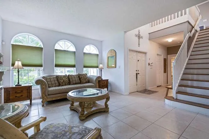13704 S Garden Cove Cir
