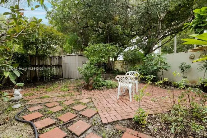 13704 S Garden Cove Cir