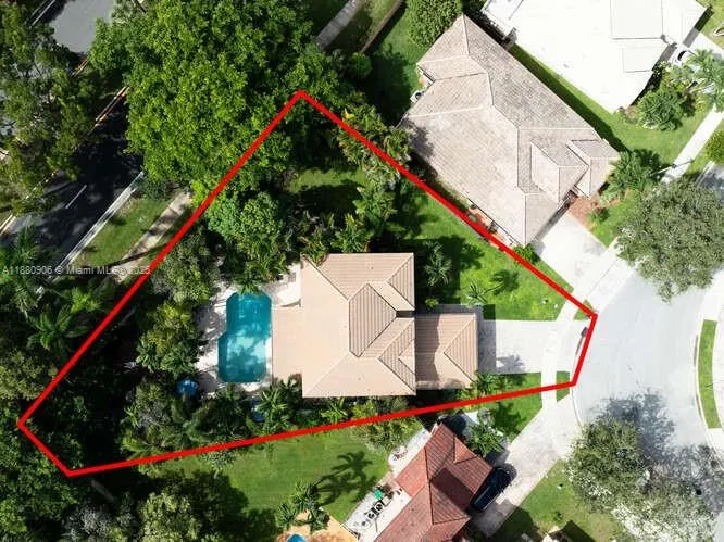 13704 S Garden Cove Cir