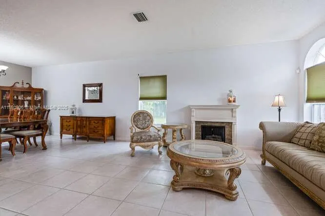 13704 S Garden Cove Cir