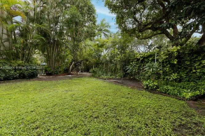13704 S Garden Cove Cir