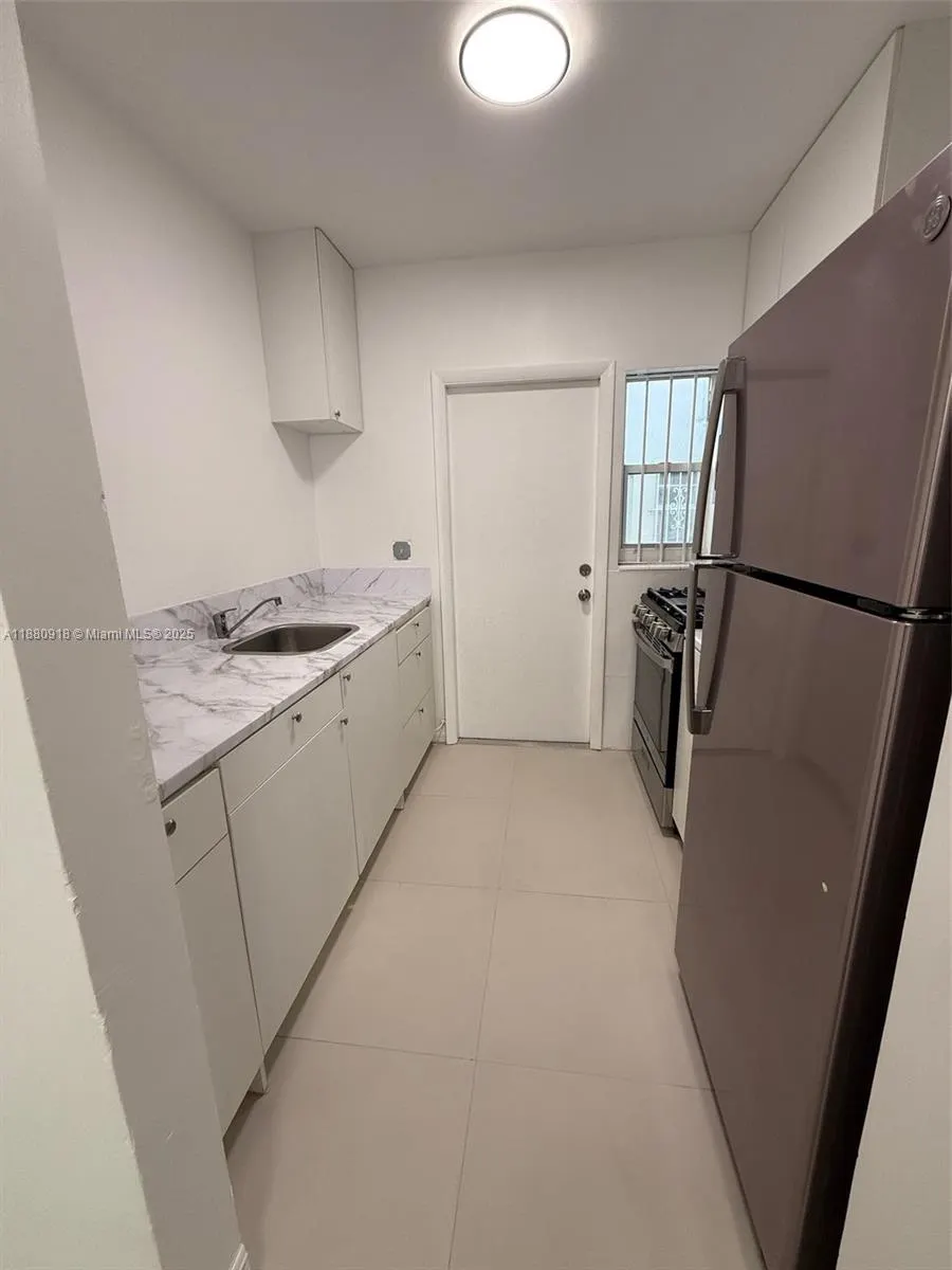 542 Euclid Ave, #4