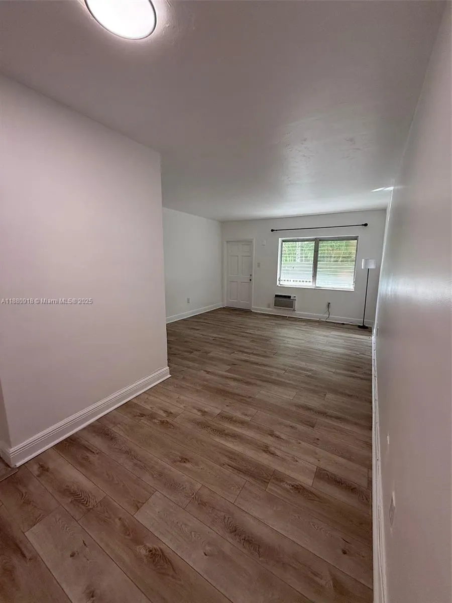 542 Euclid Ave, #4