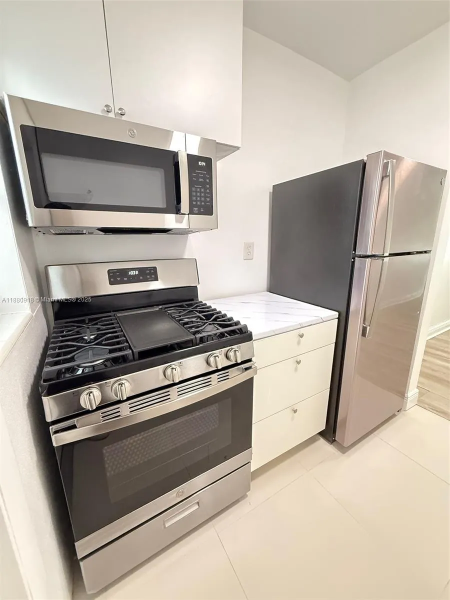 542 Euclid Ave, #4