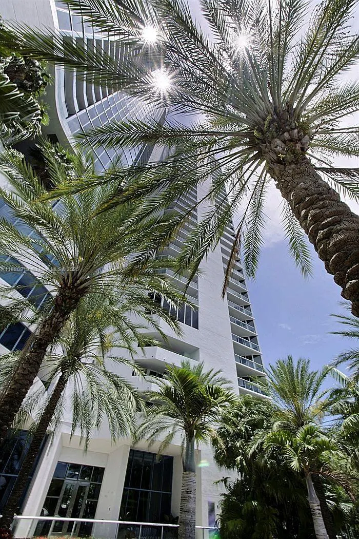 333 Las Olas Way, #1207