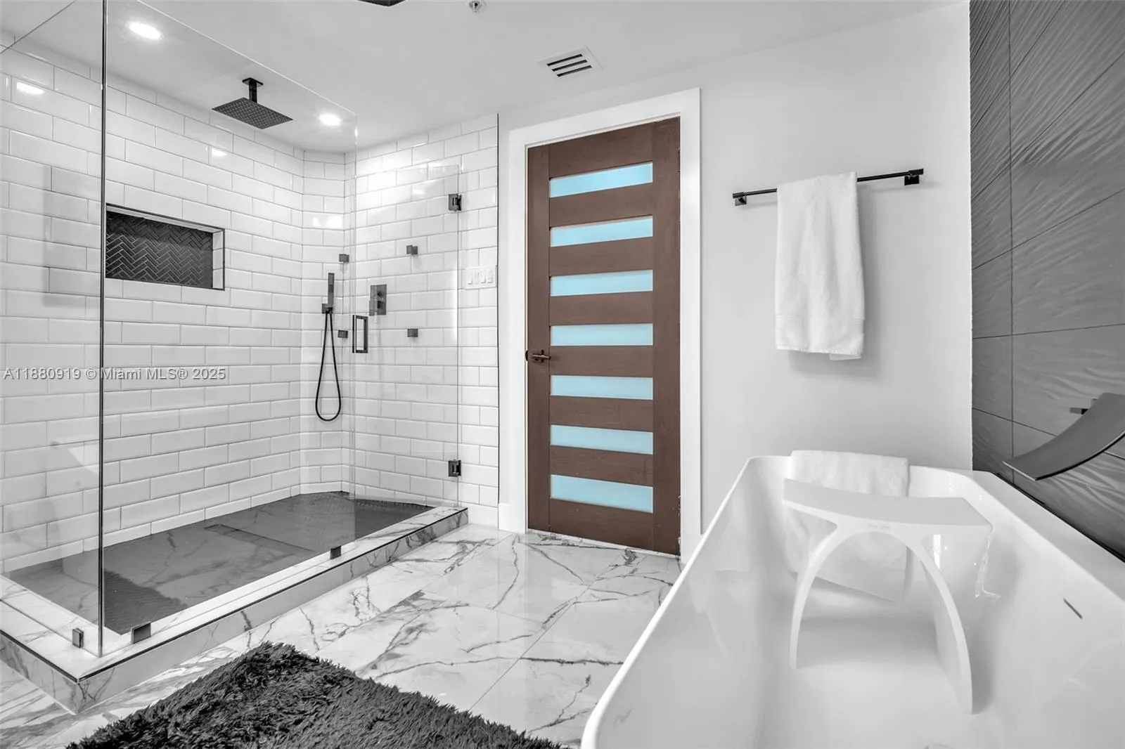 333 Las Olas Way, #1207
