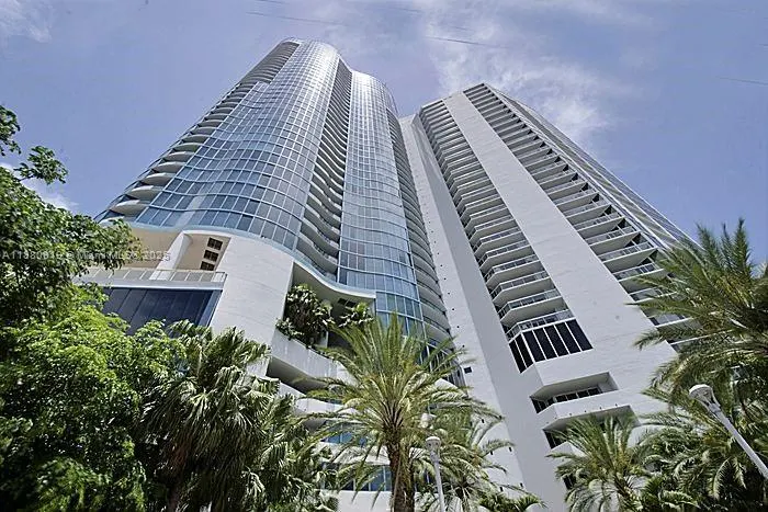 333 Las Olas Way, #1207