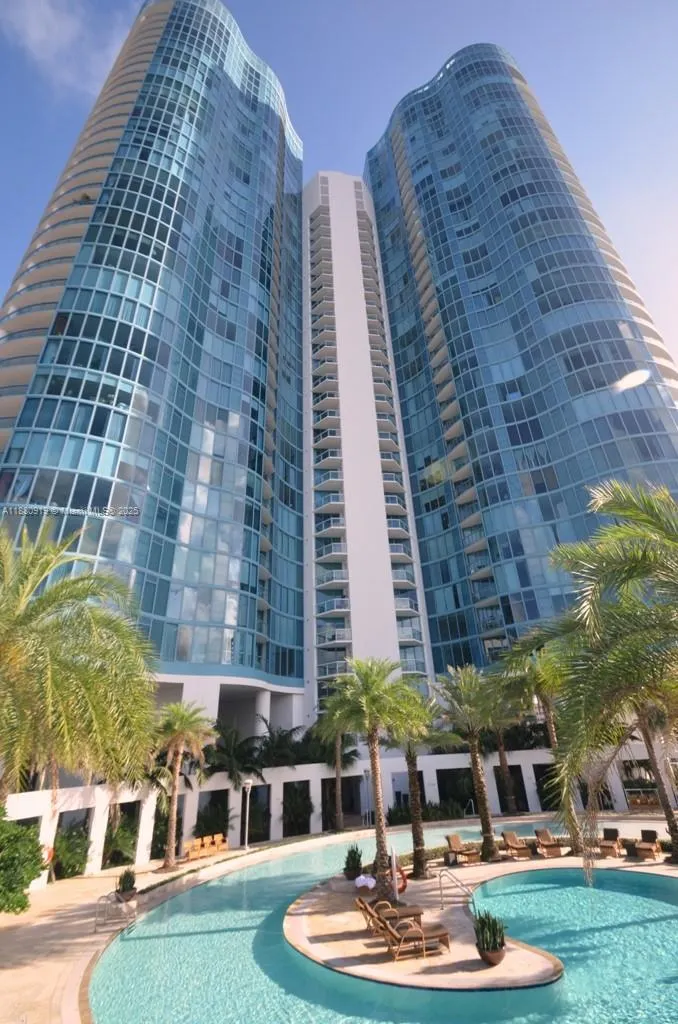 333 Las Olas Way, #1207