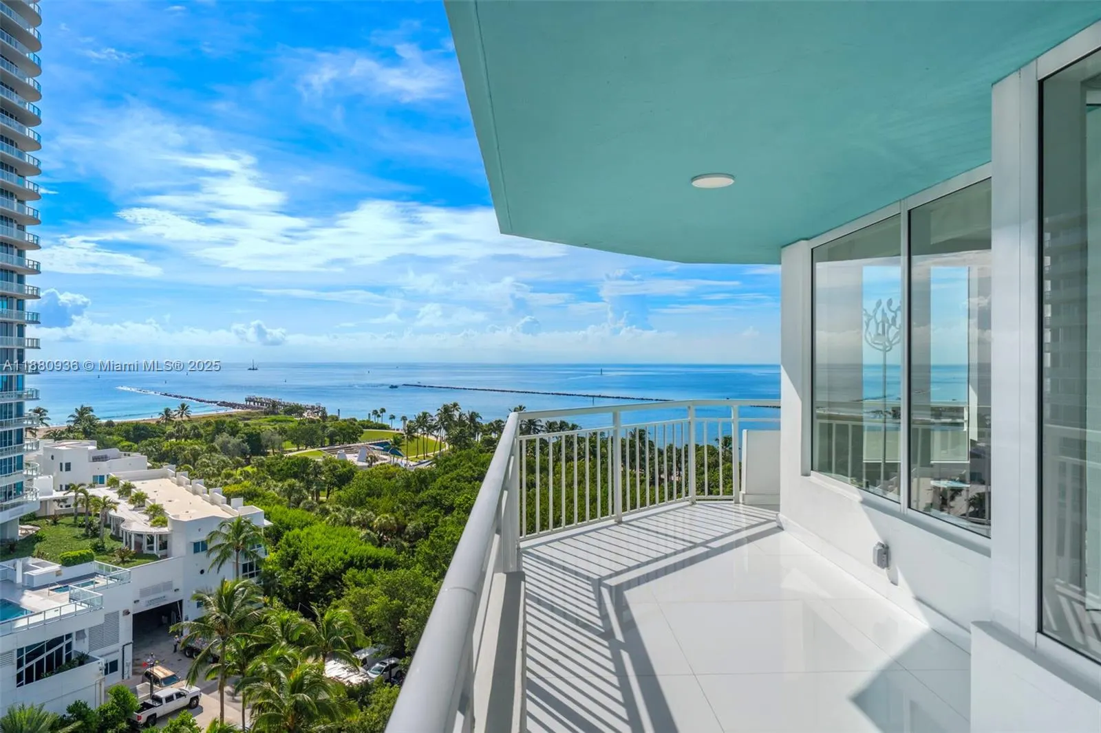 400 S Pointe Dr, #1104