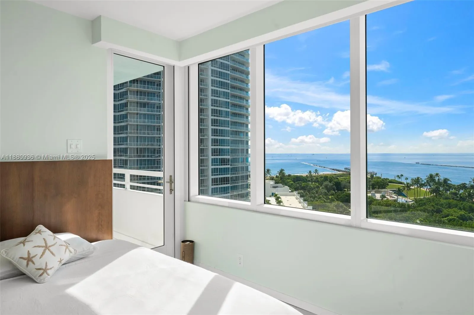 400 S Pointe Dr, #1104