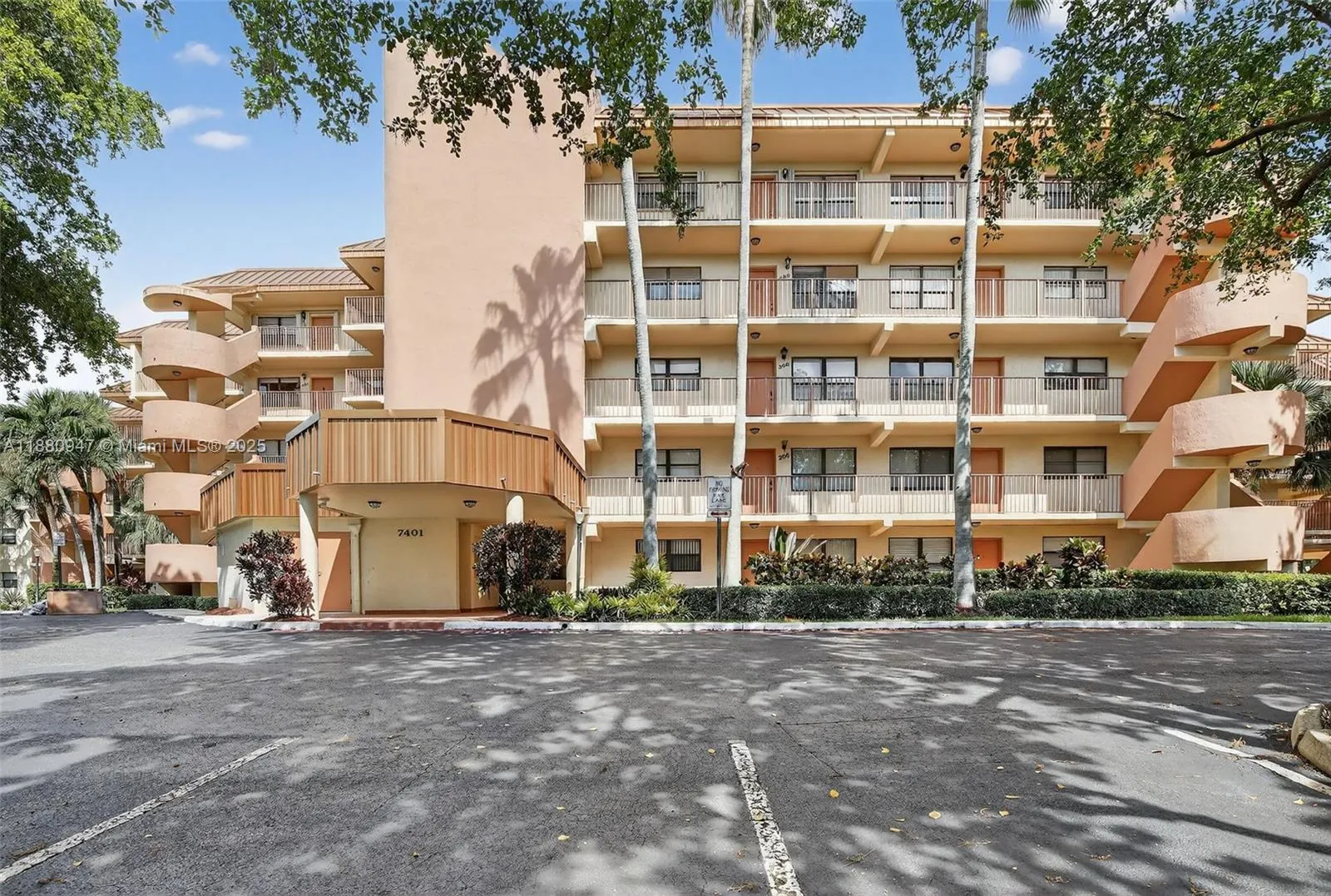 7401 NW 16th St, #307