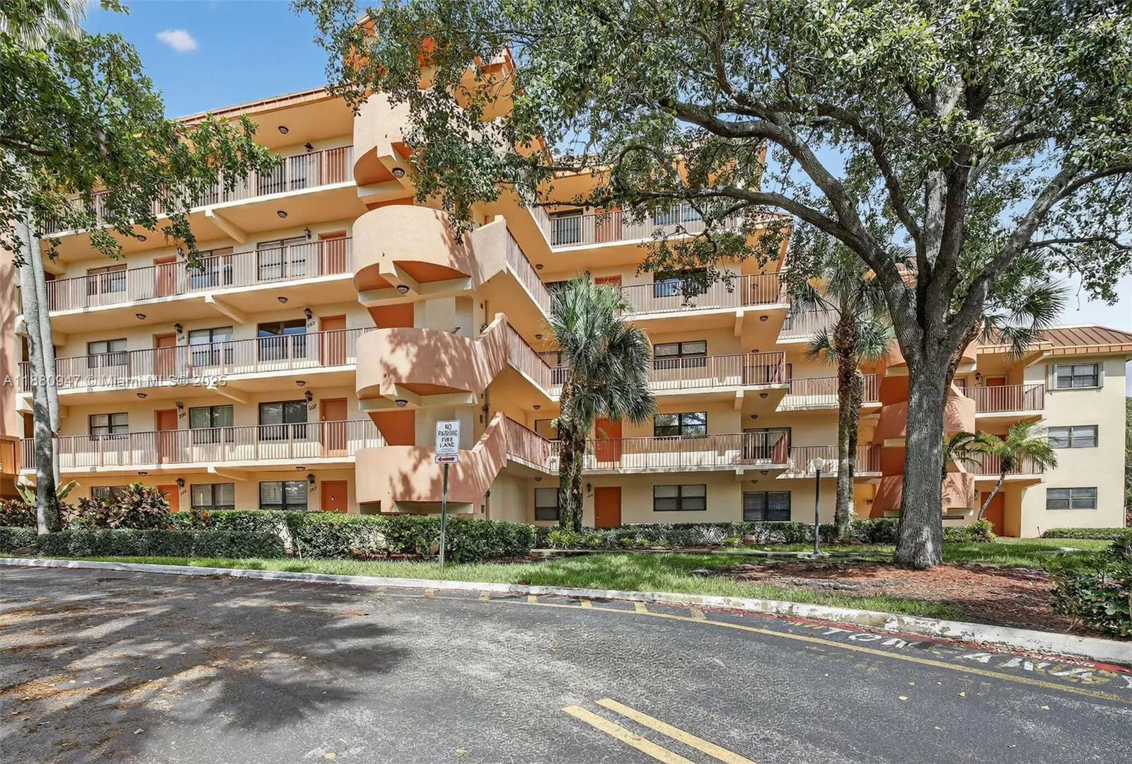 7401 NW 16th St, #307