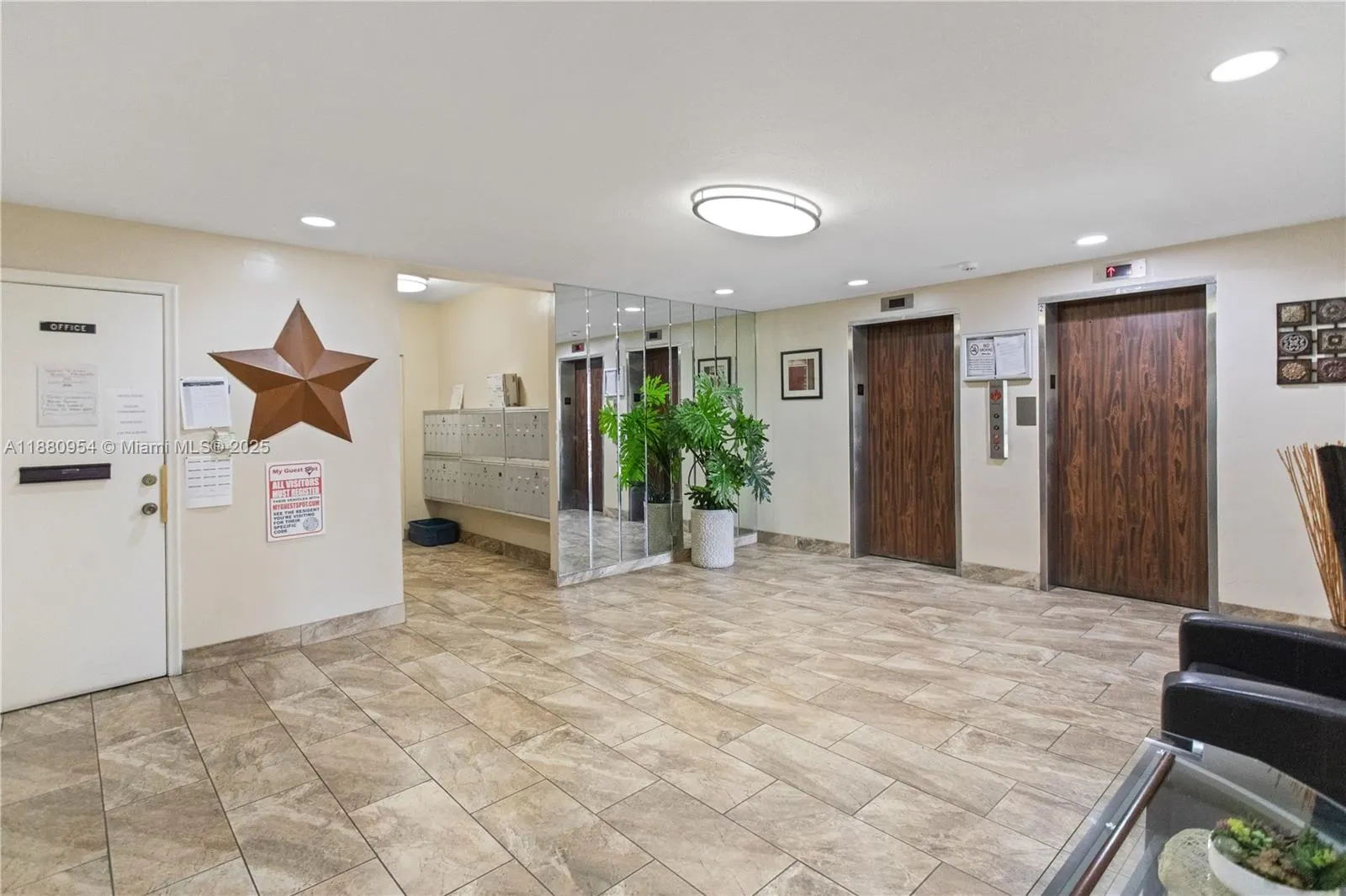 1811 Jefferson St, #805