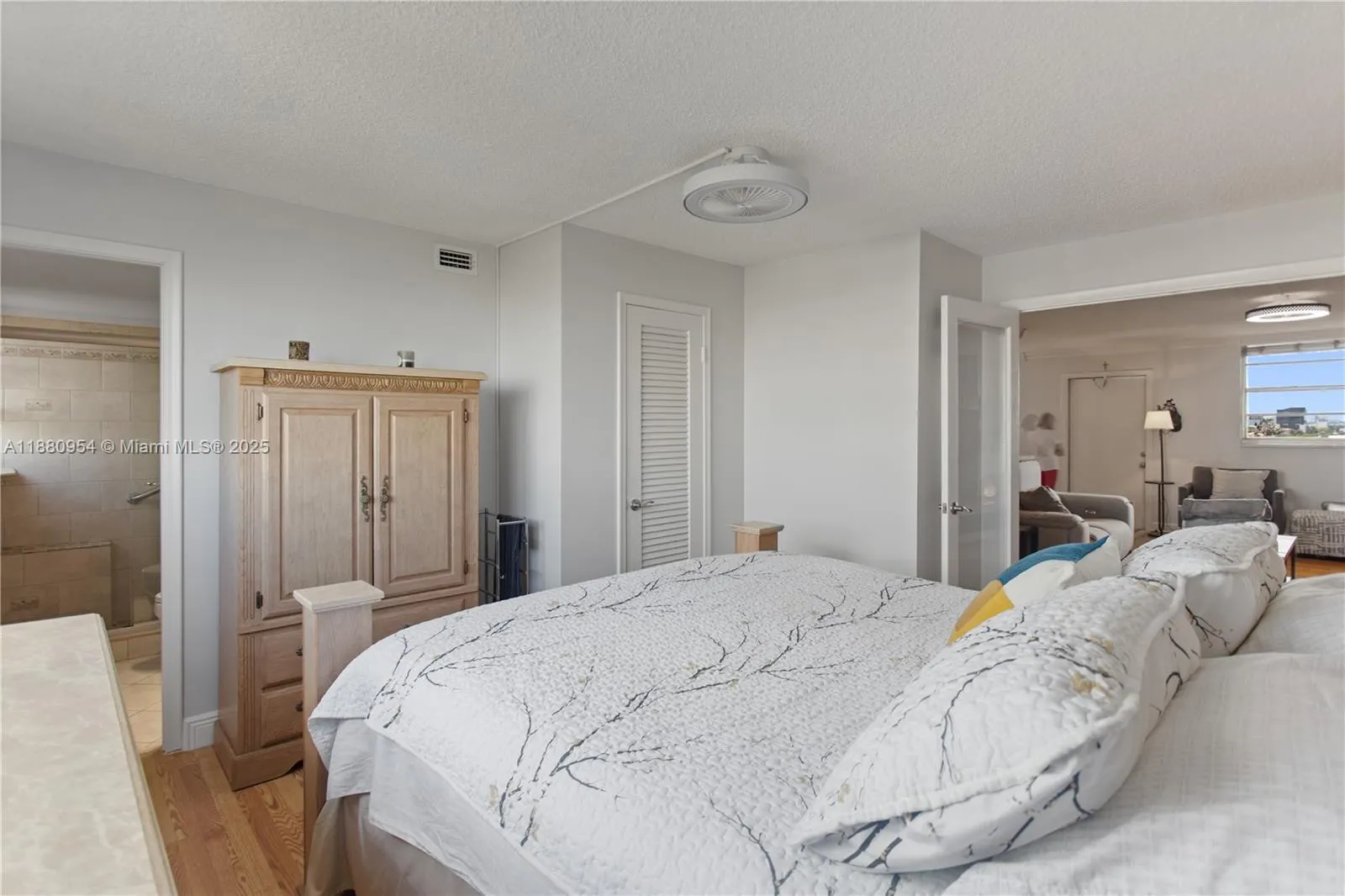 1811 Jefferson St, #805