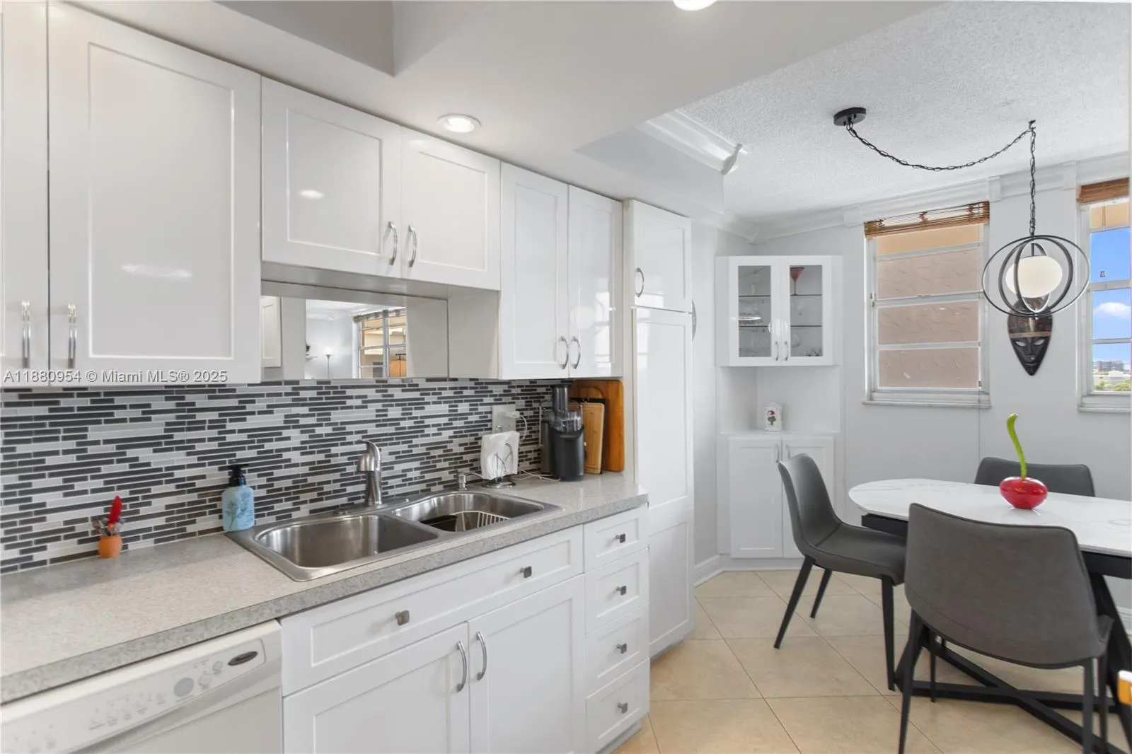1811 Jefferson St, #805