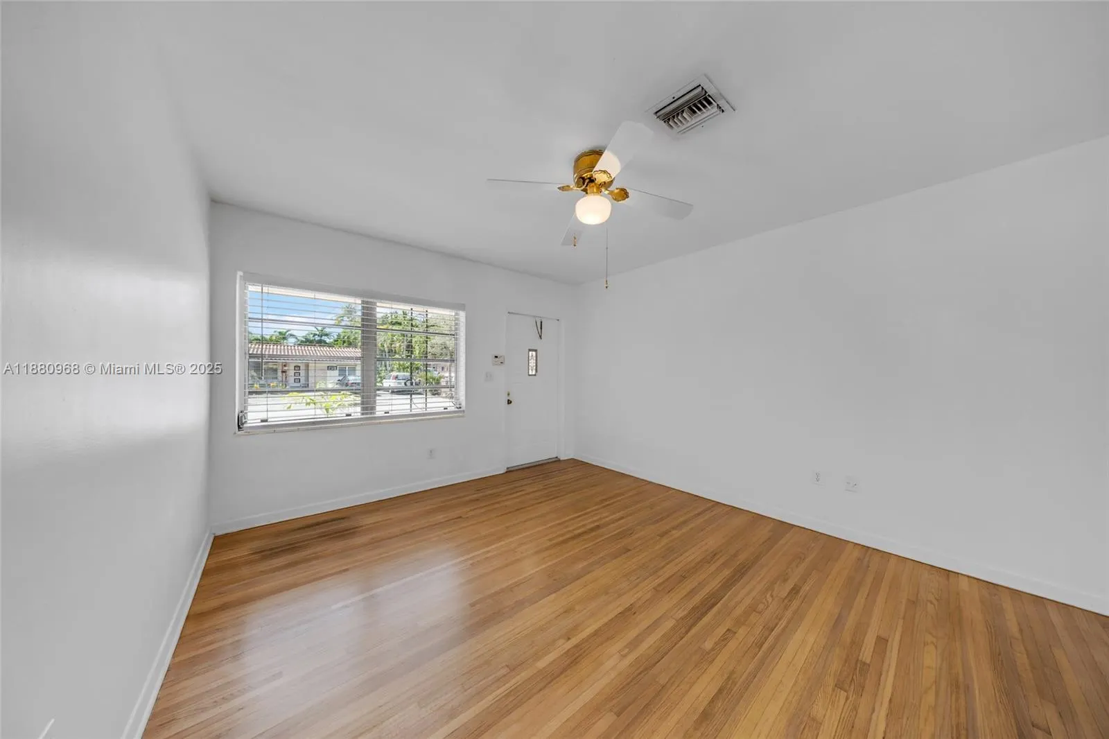 1191 NE 165th Ter