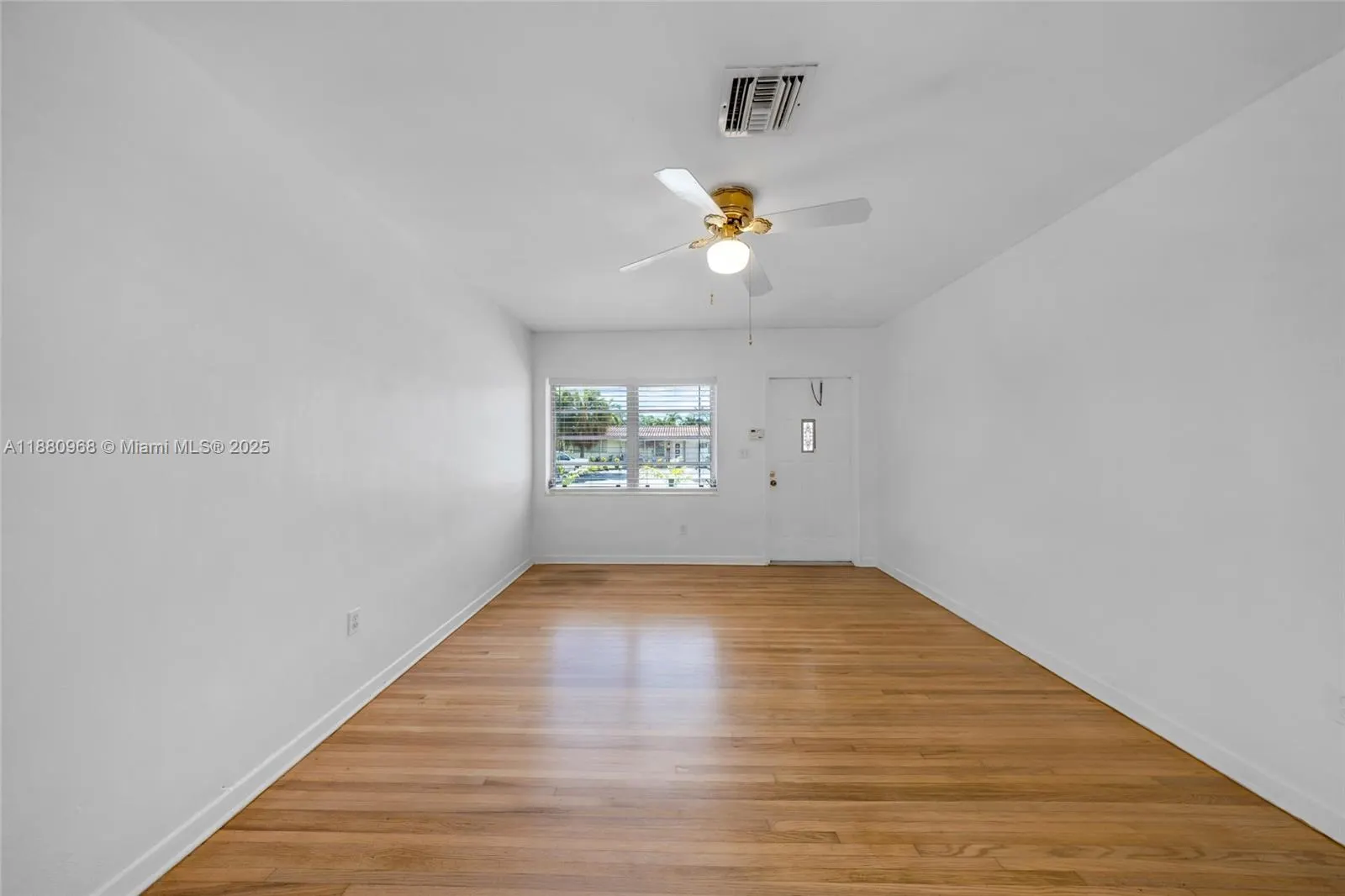 1191 NE 165th Ter