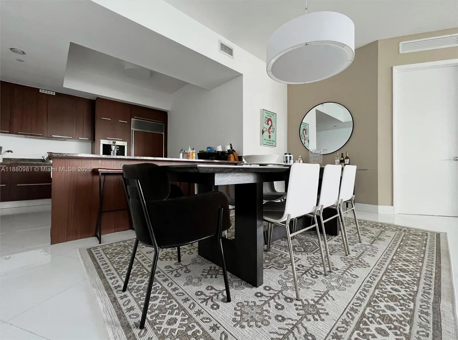 15811 Collins Ave, #507