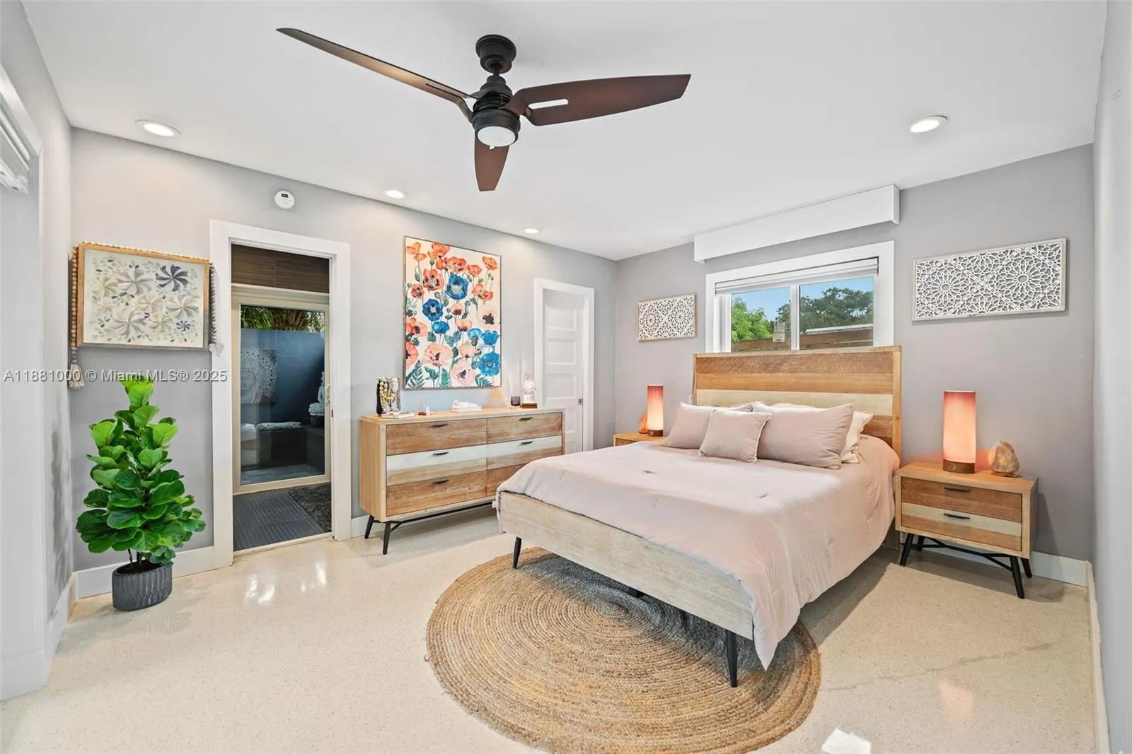 2010 NW 35th St