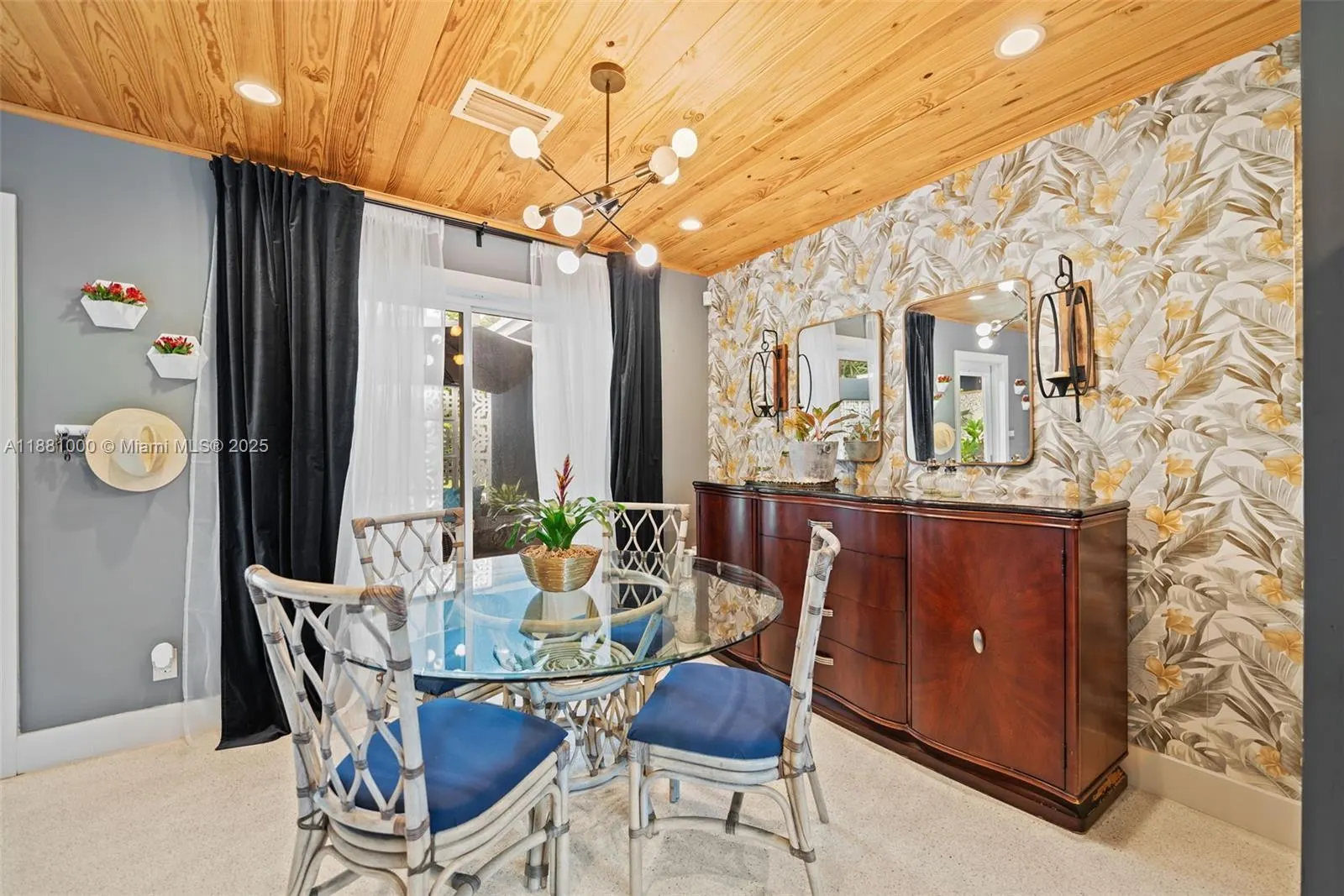 2010 NW 35th St