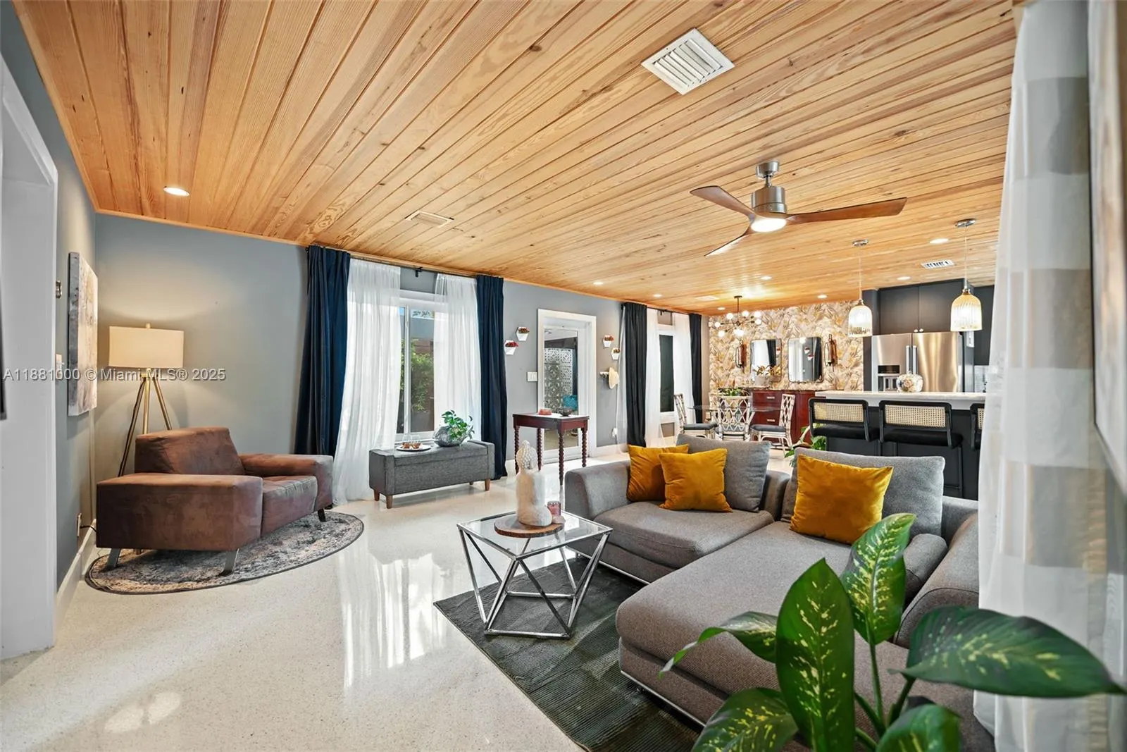 2010 NW 35th St