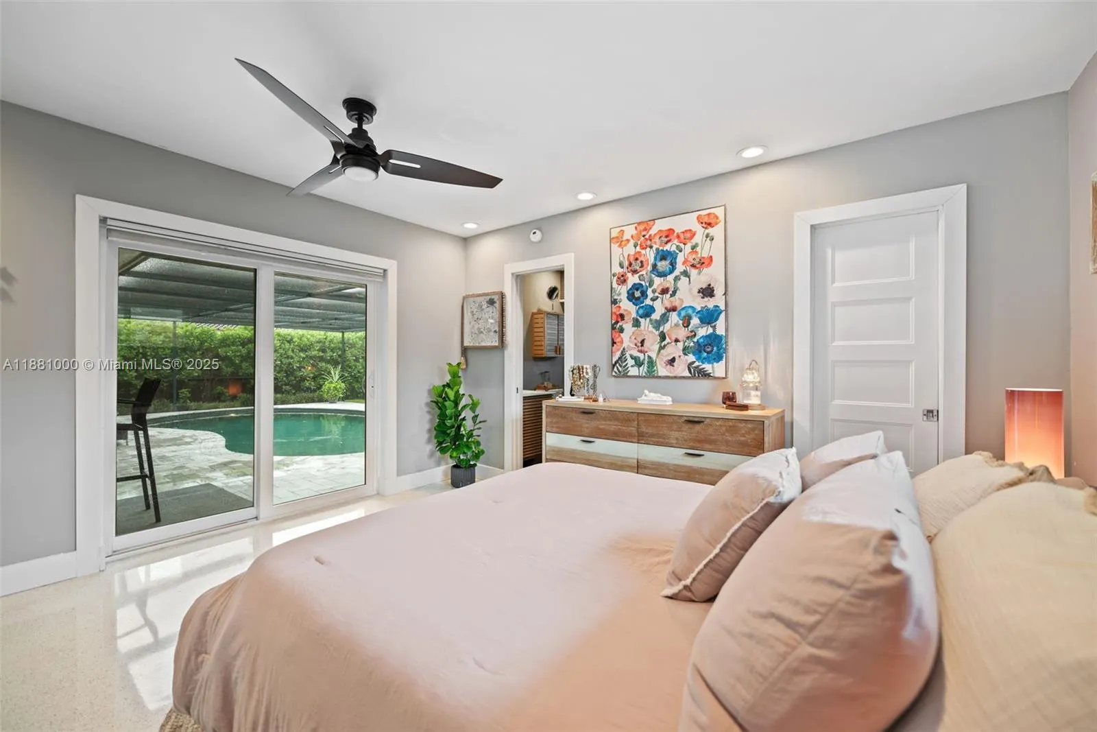 2010 NW 35th St