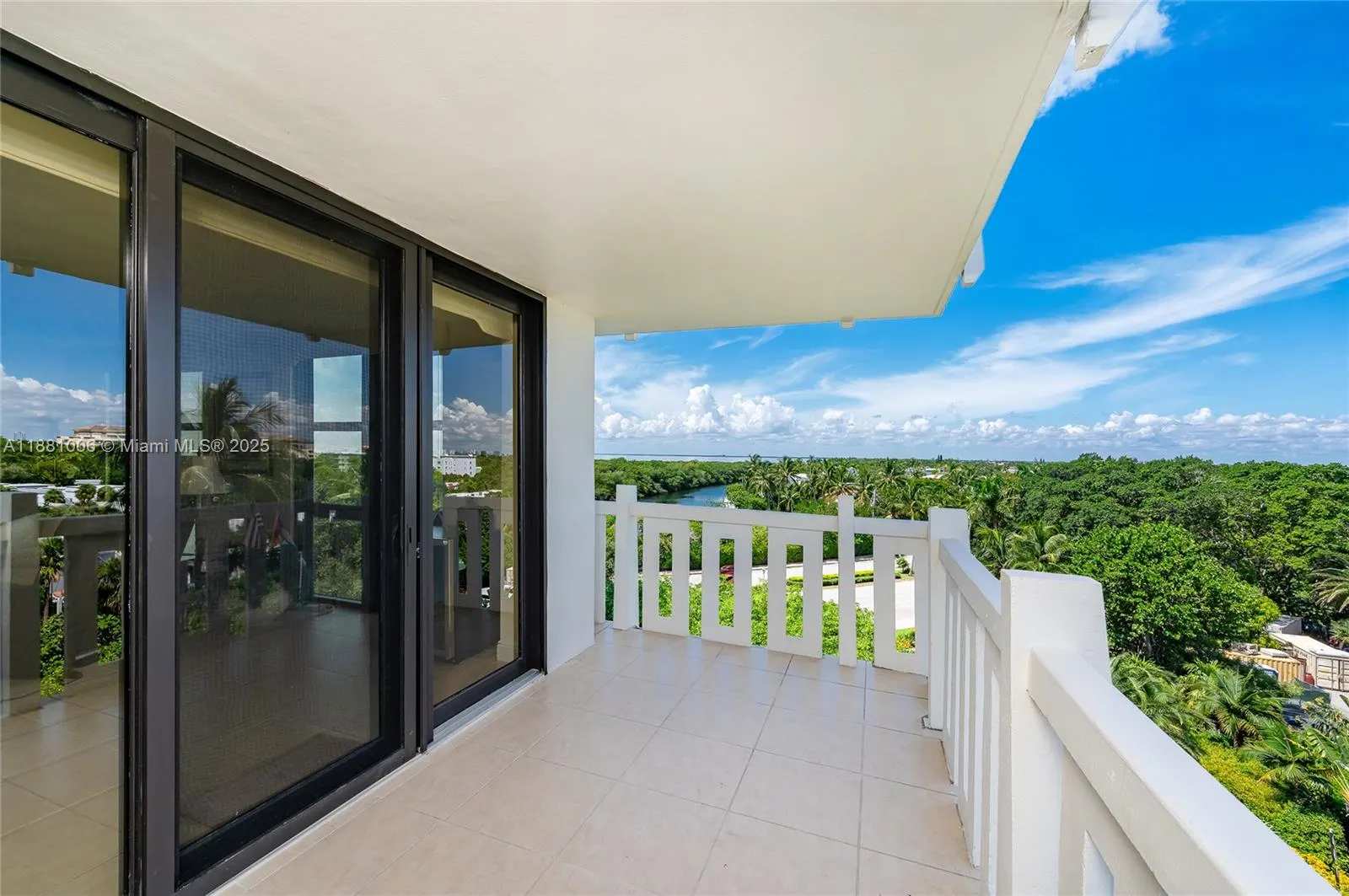 1121 Crandon Blvd, #E501