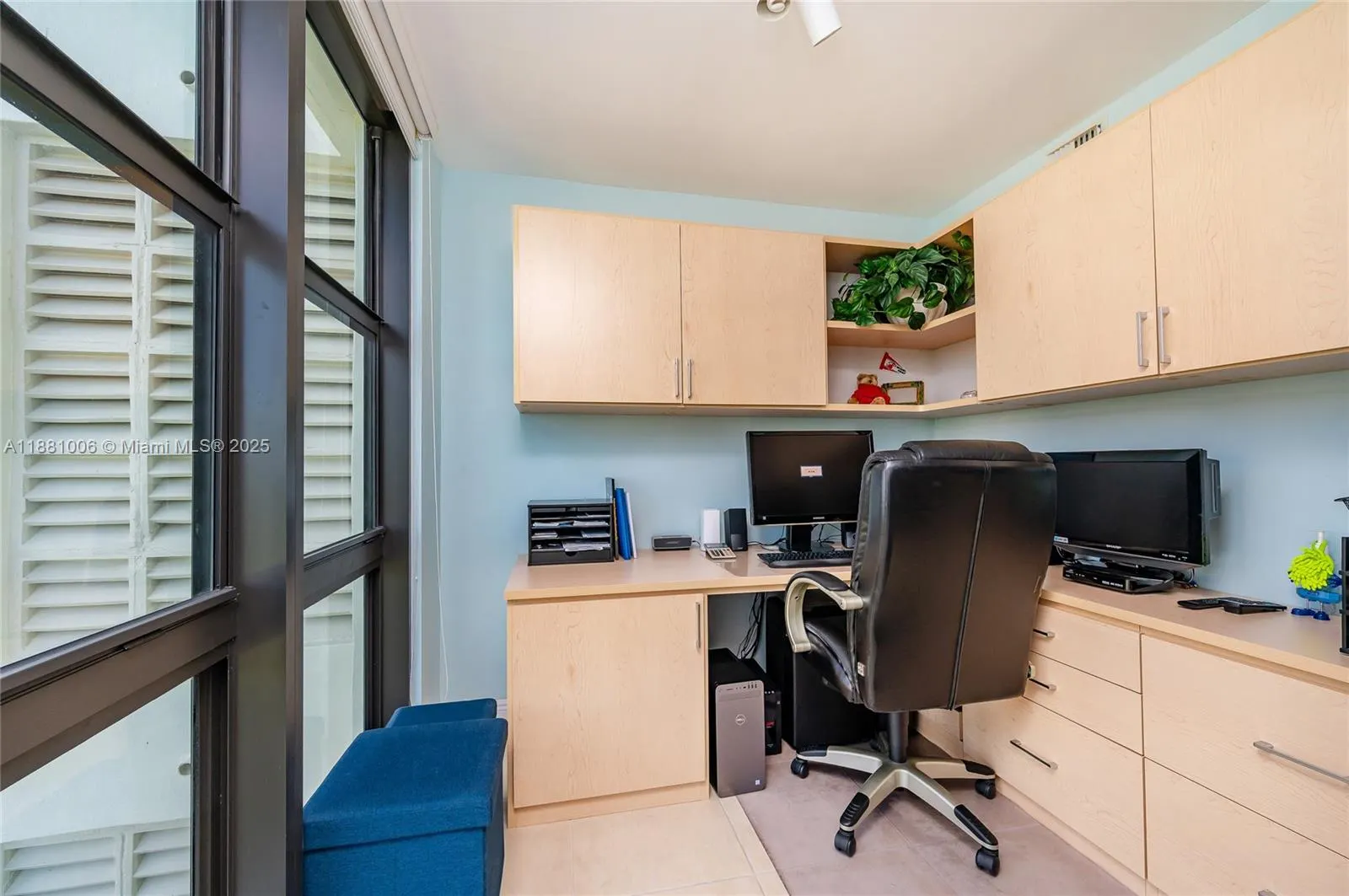 1121 Crandon Blvd, #E501