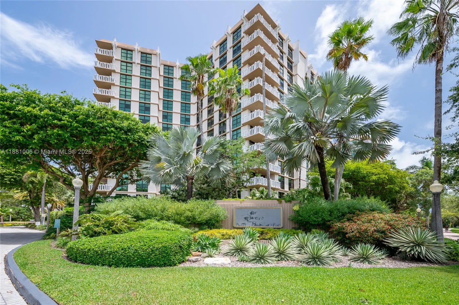 1121 Crandon Blvd, #E501