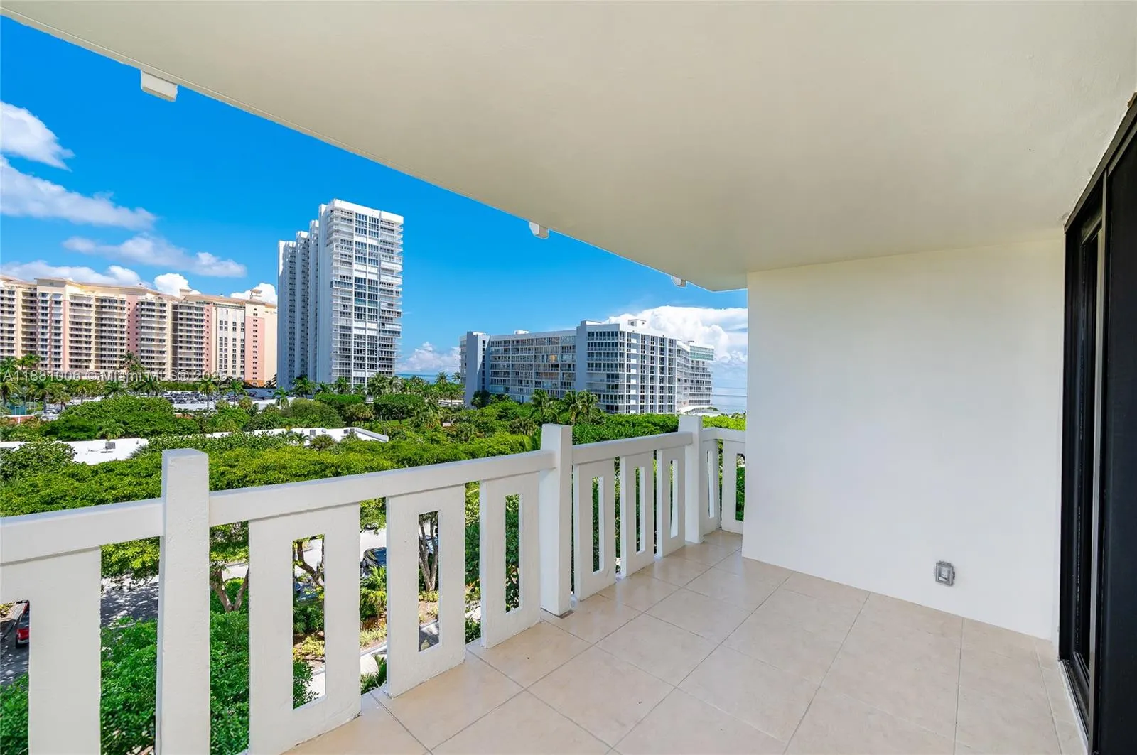 1121 Crandon Blvd, #E501