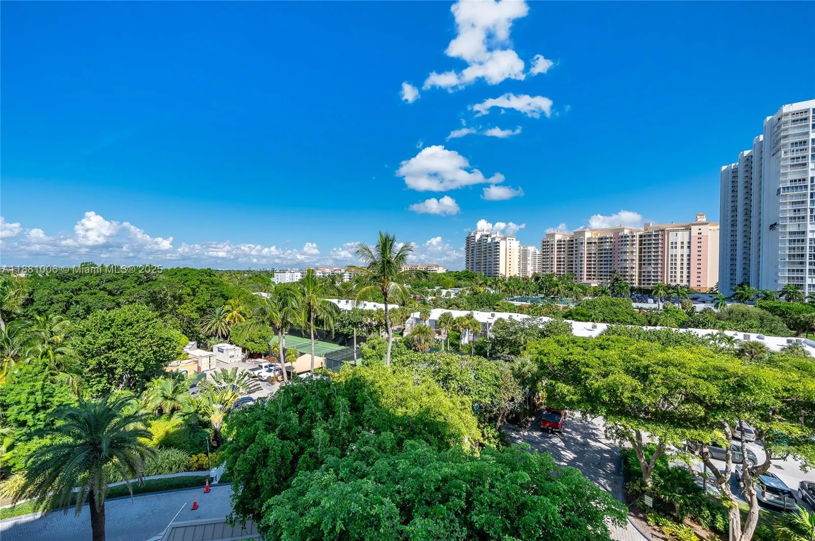 1121 Crandon Blvd, #E501