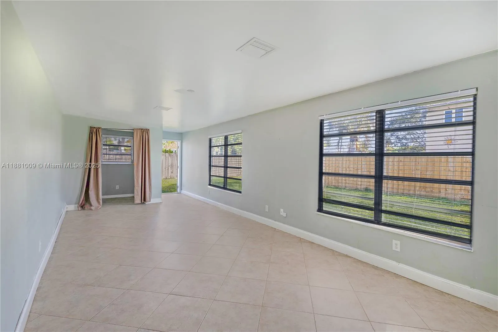 4410 NW 10th St