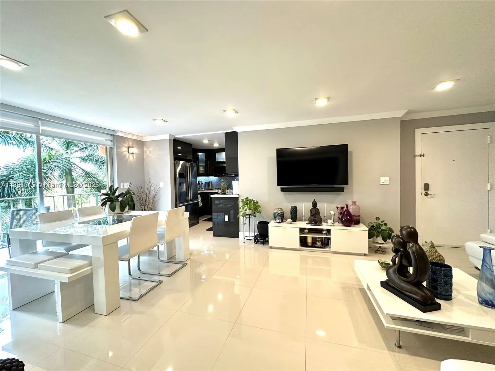 9350 Fontainebleau Blvd, #414