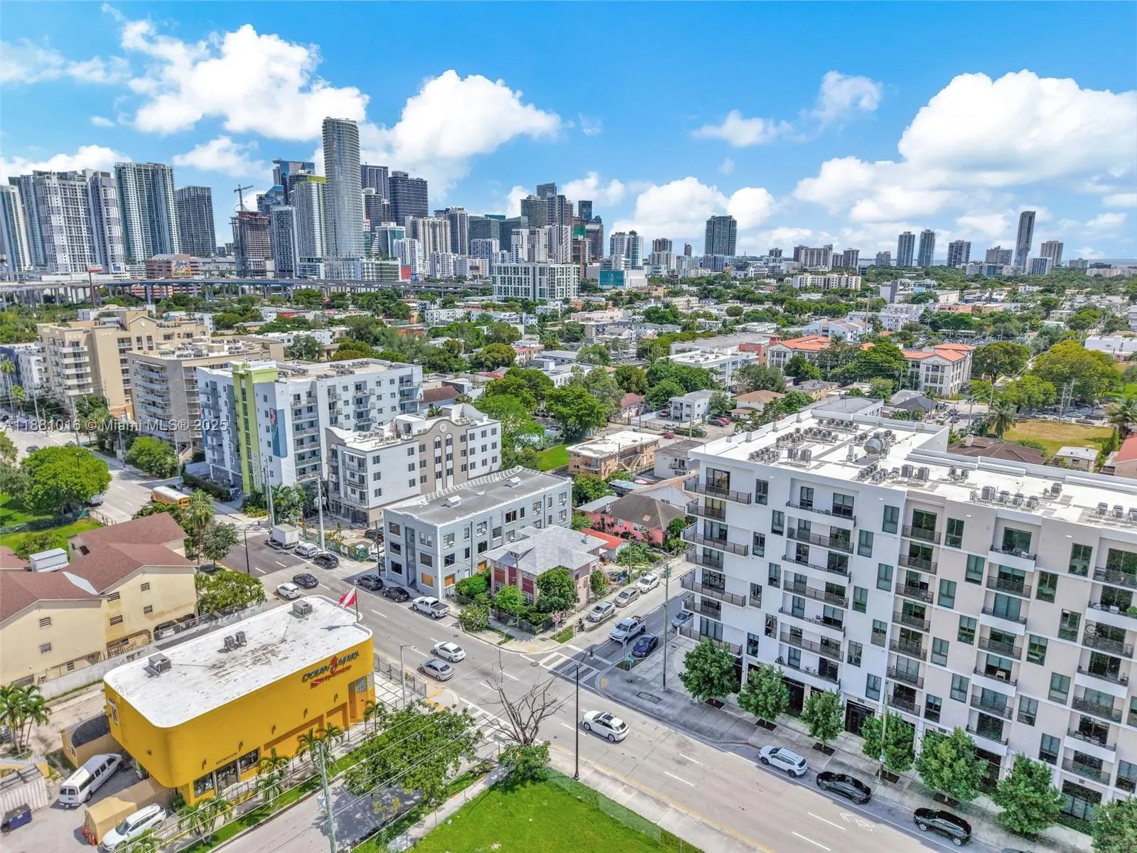 676 & 119 SW 1st St