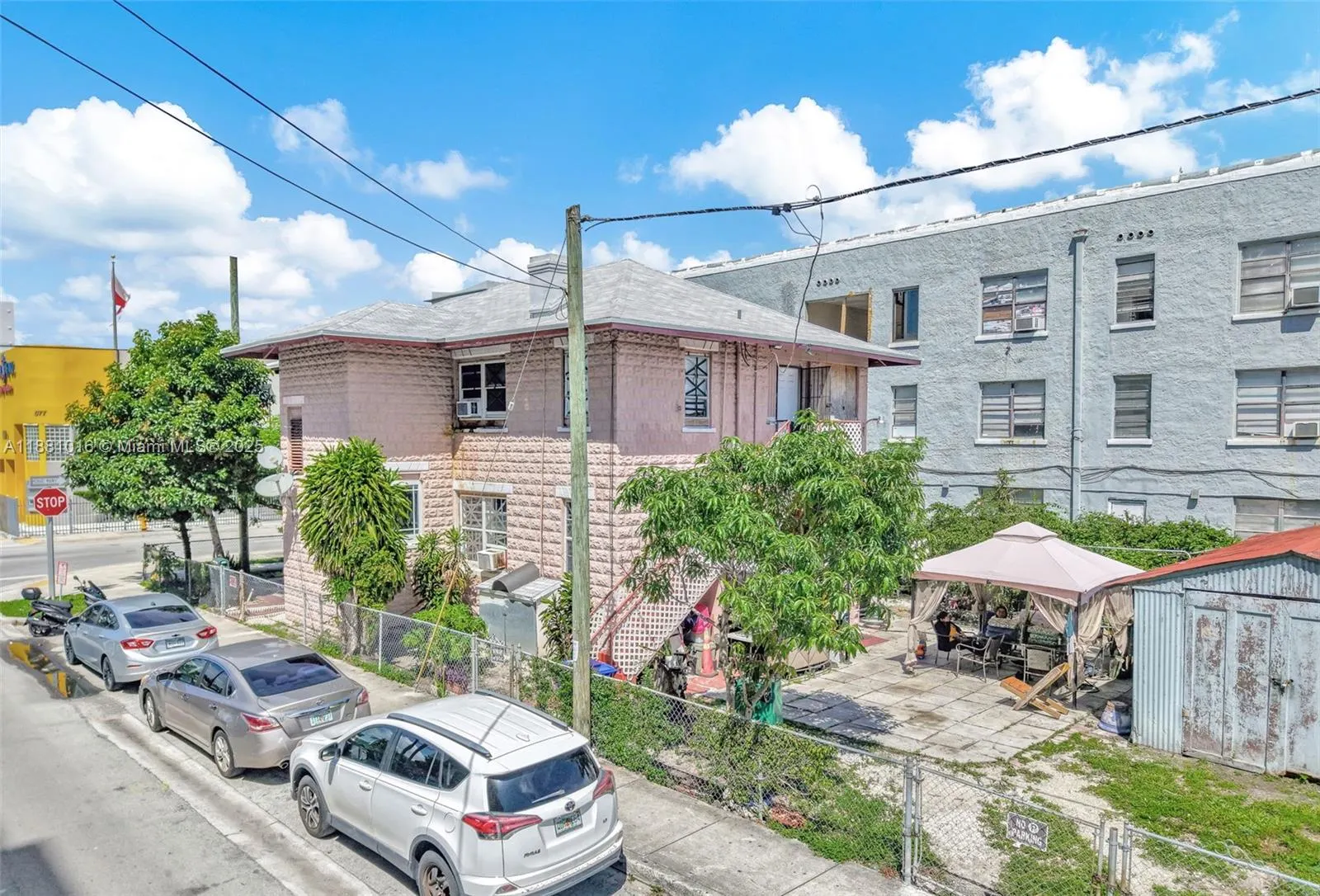 676 & 119 SW 1st St