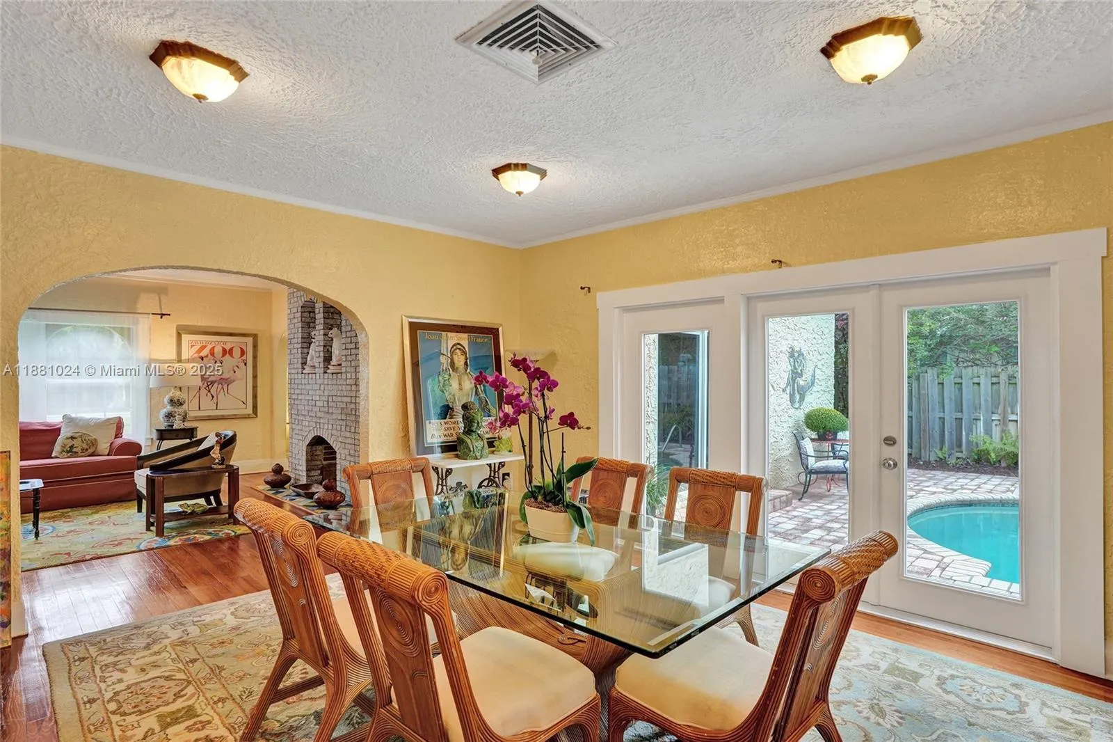 406 NE 5th Ave