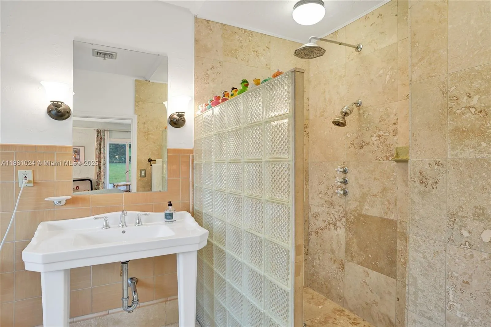 406 NE 5th Ave