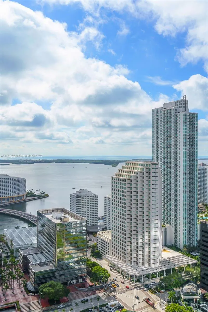 68 SE 6th st, #3403